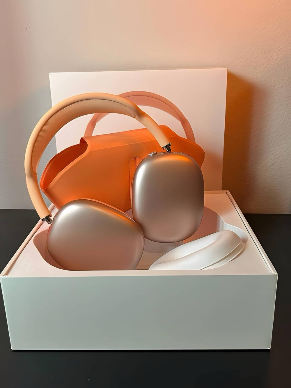 Apple AirPods Max Pink/Gold Over-Ear Headphones